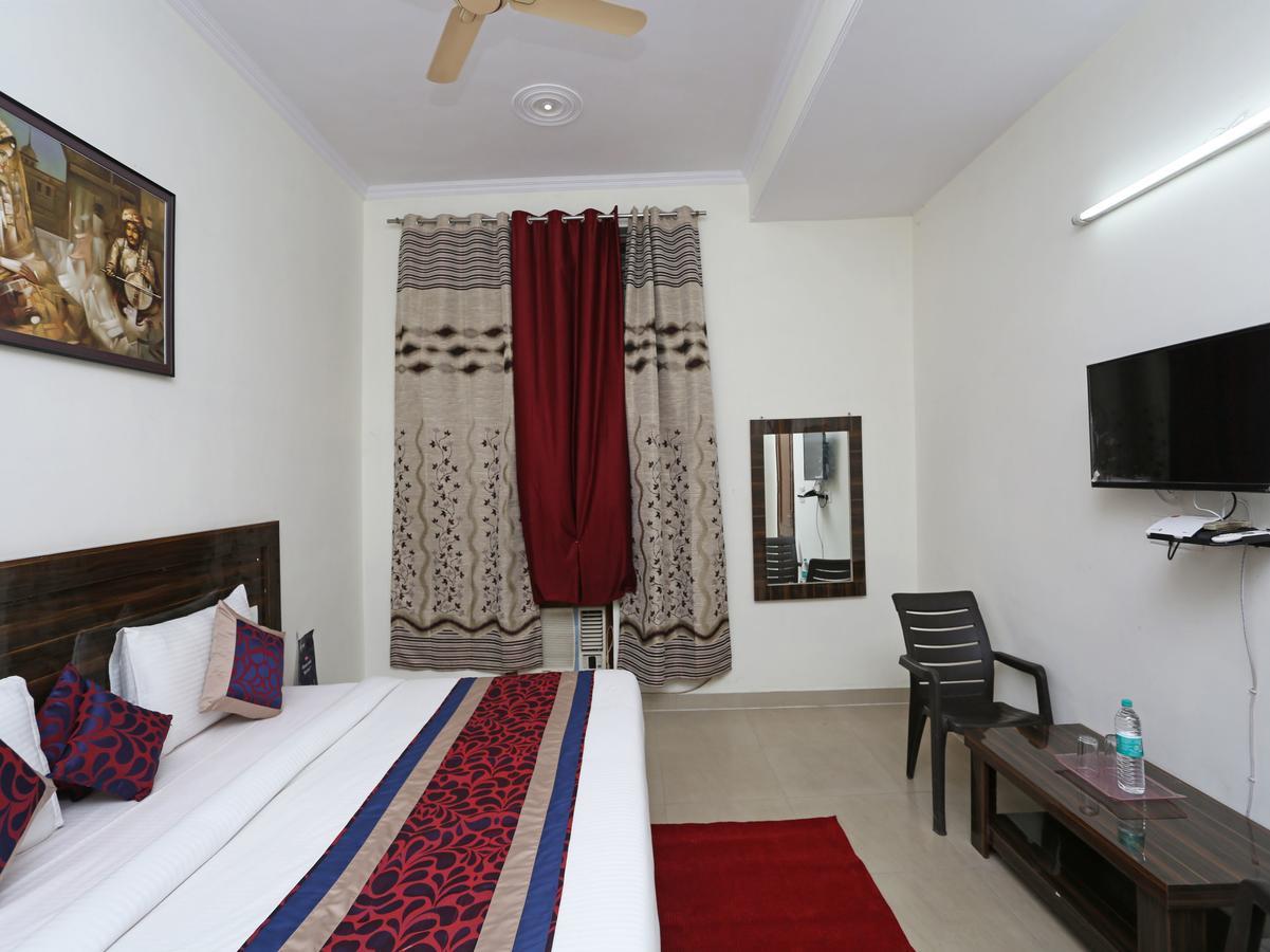 Oyo 8910 Celeste Inn Greater Noida Exterior photo