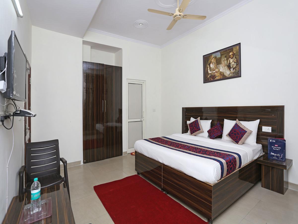 Oyo 8910 Celeste Inn Greater Noida Exterior photo