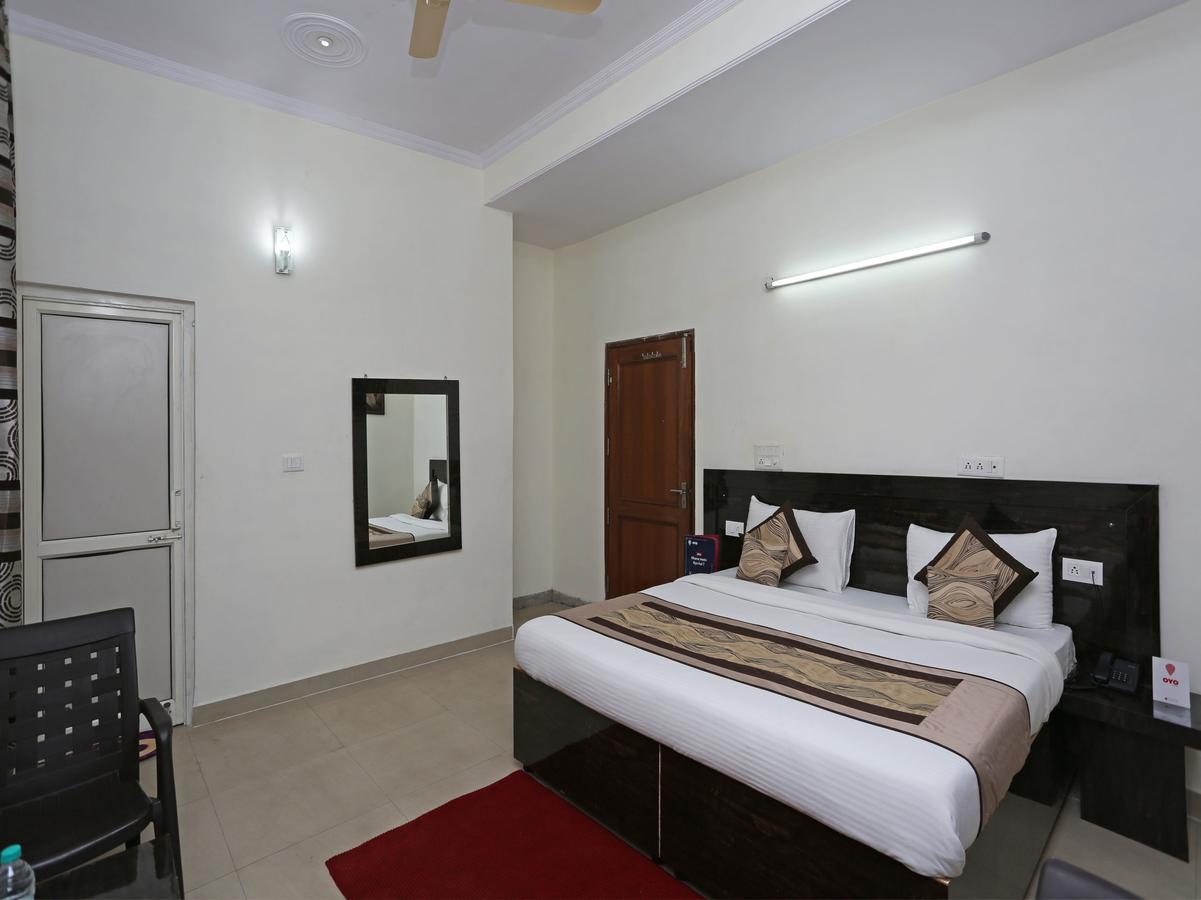 Oyo 8910 Celeste Inn Greater Noida Exterior photo