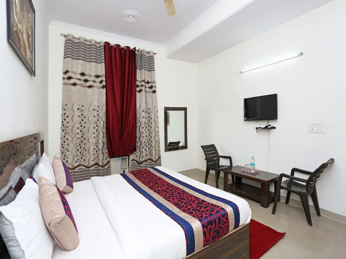 Oyo 8910 Celeste Inn Greater Noida Exterior photo