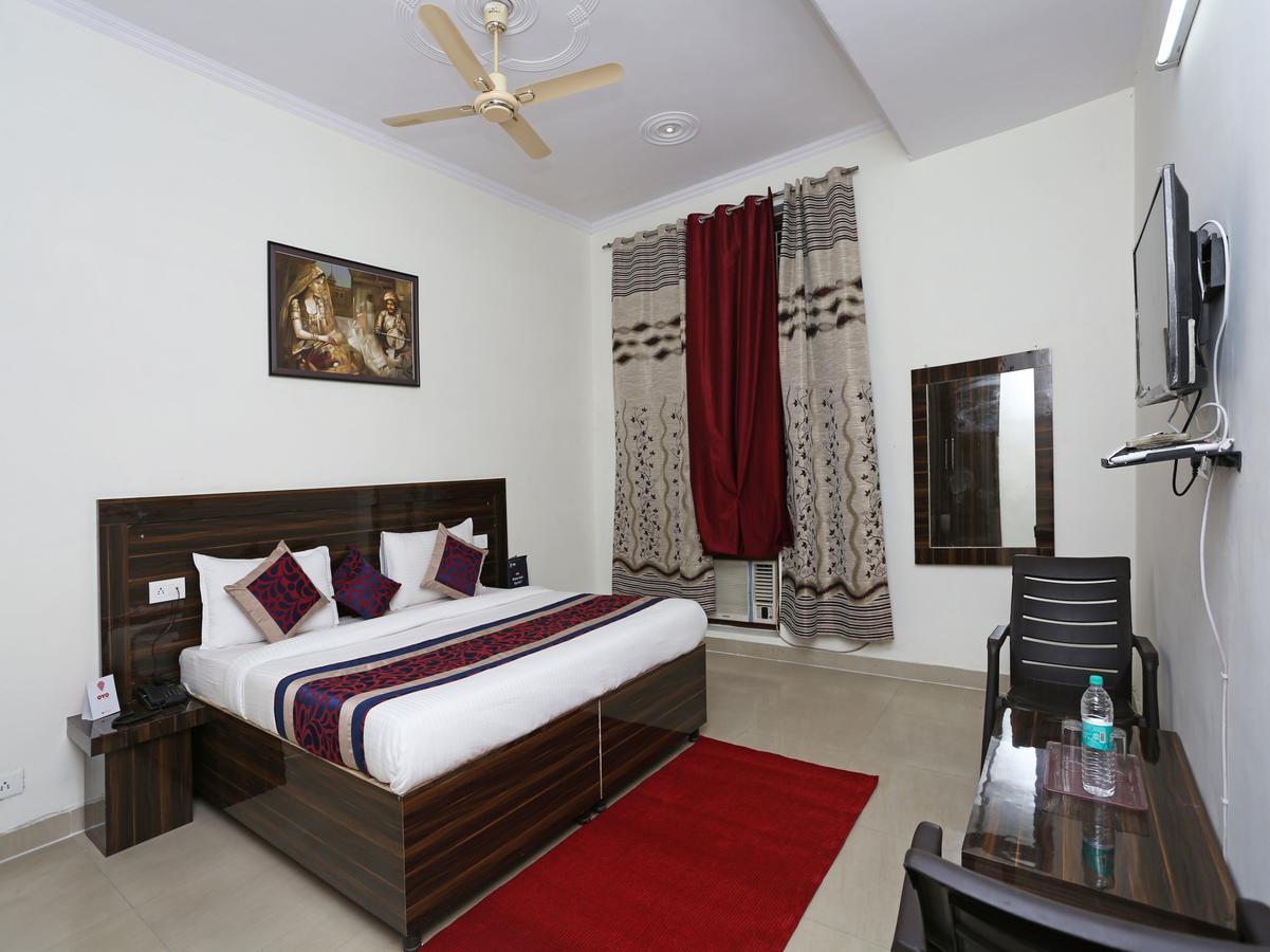 Oyo 8910 Celeste Inn Greater Noida Exterior photo