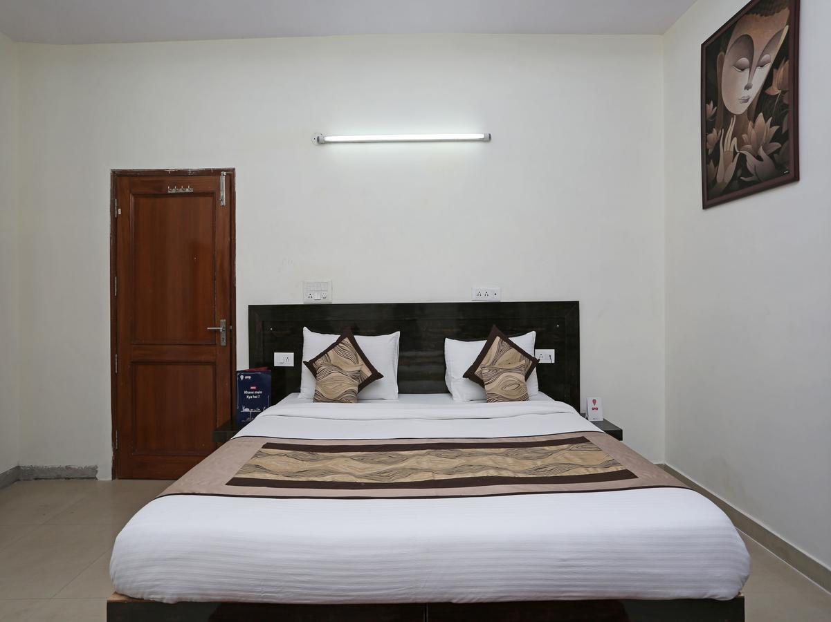 Oyo 8910 Celeste Inn Greater Noida Exterior photo