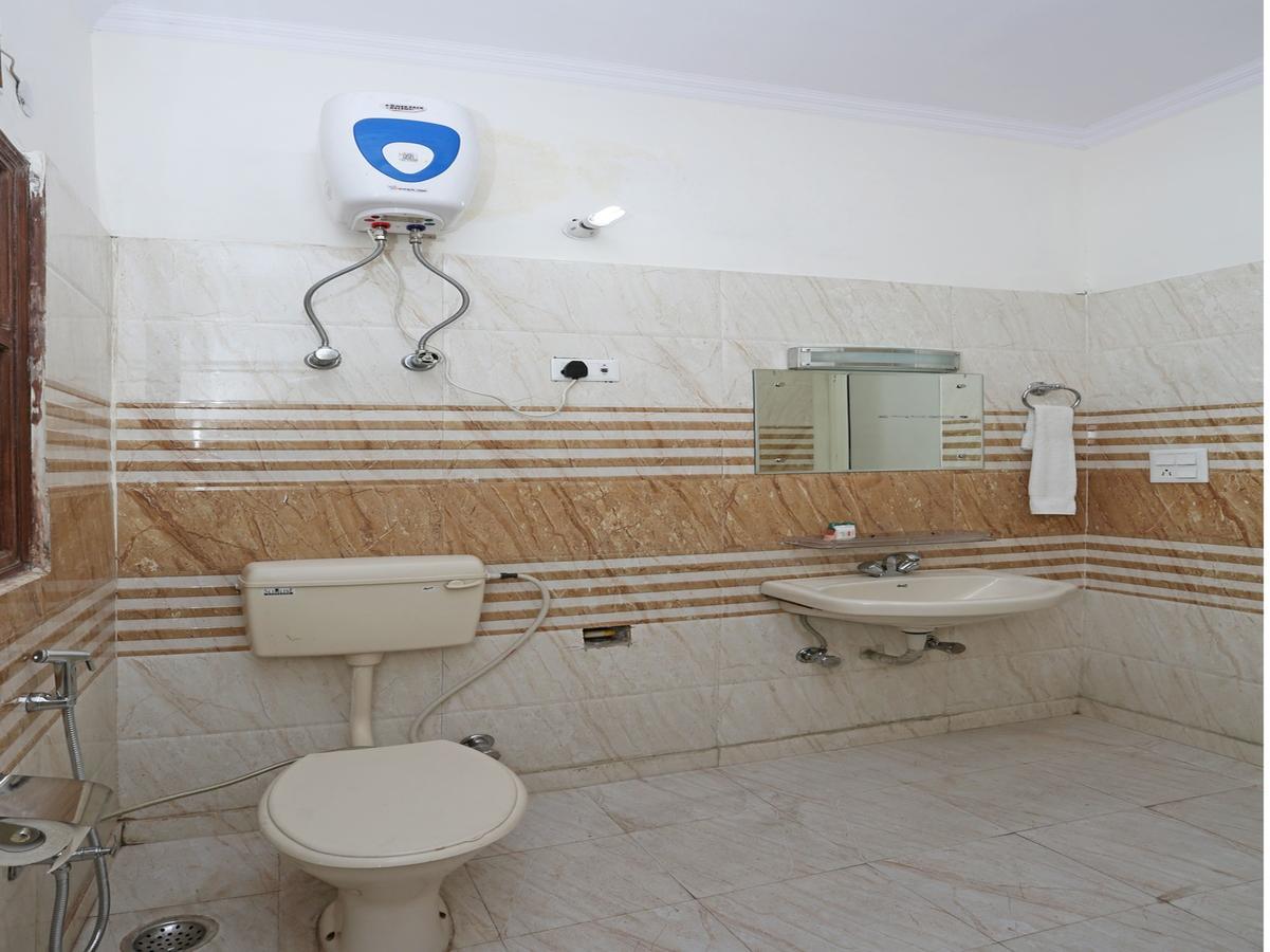 Oyo 8910 Celeste Inn Greater Noida Exterior photo