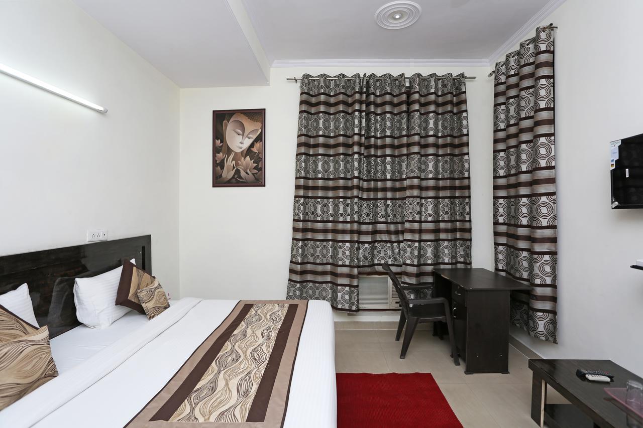Oyo 8910 Celeste Inn Greater Noida Exterior photo