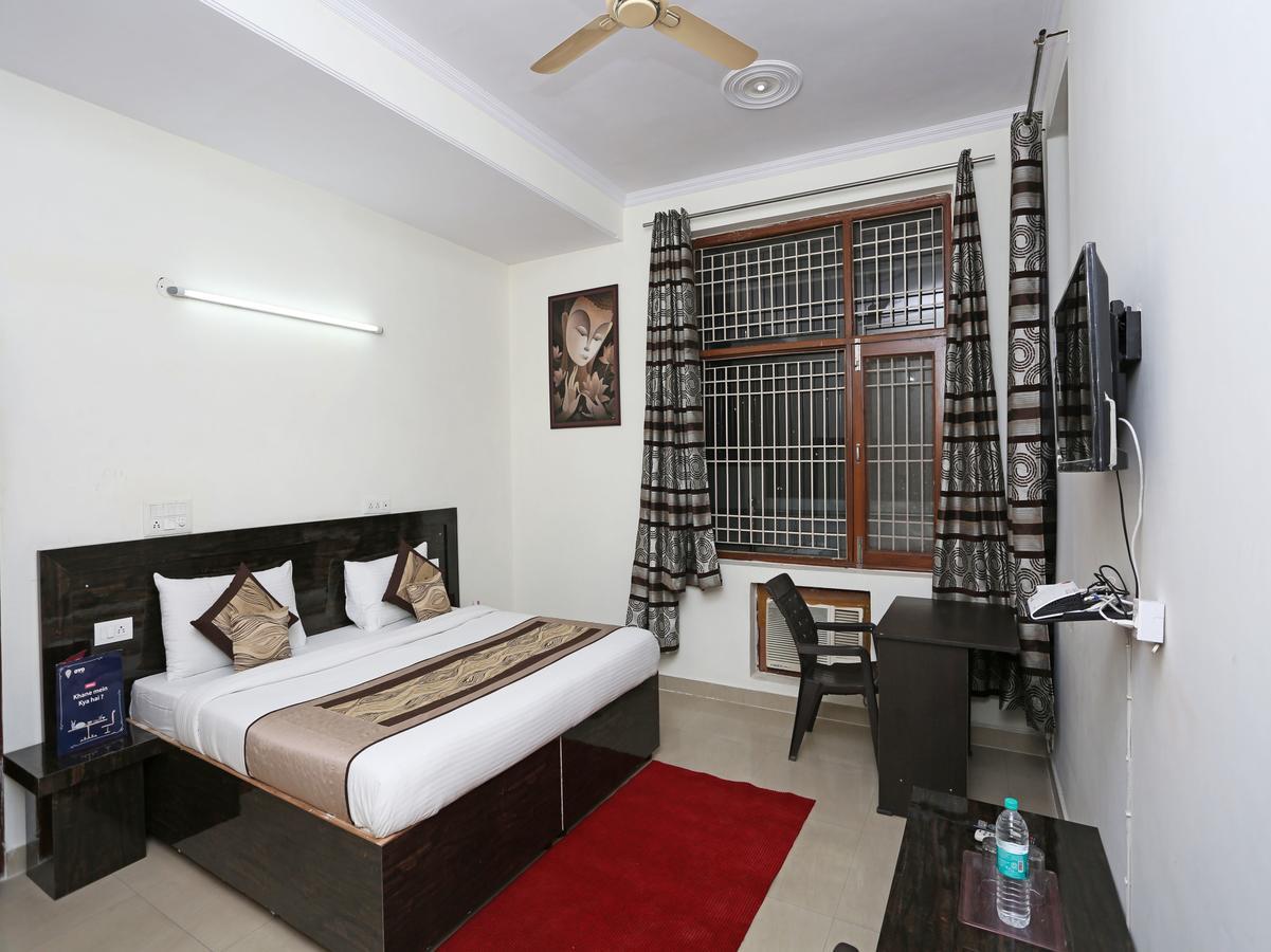 Oyo 8910 Celeste Inn Greater Noida Exterior photo